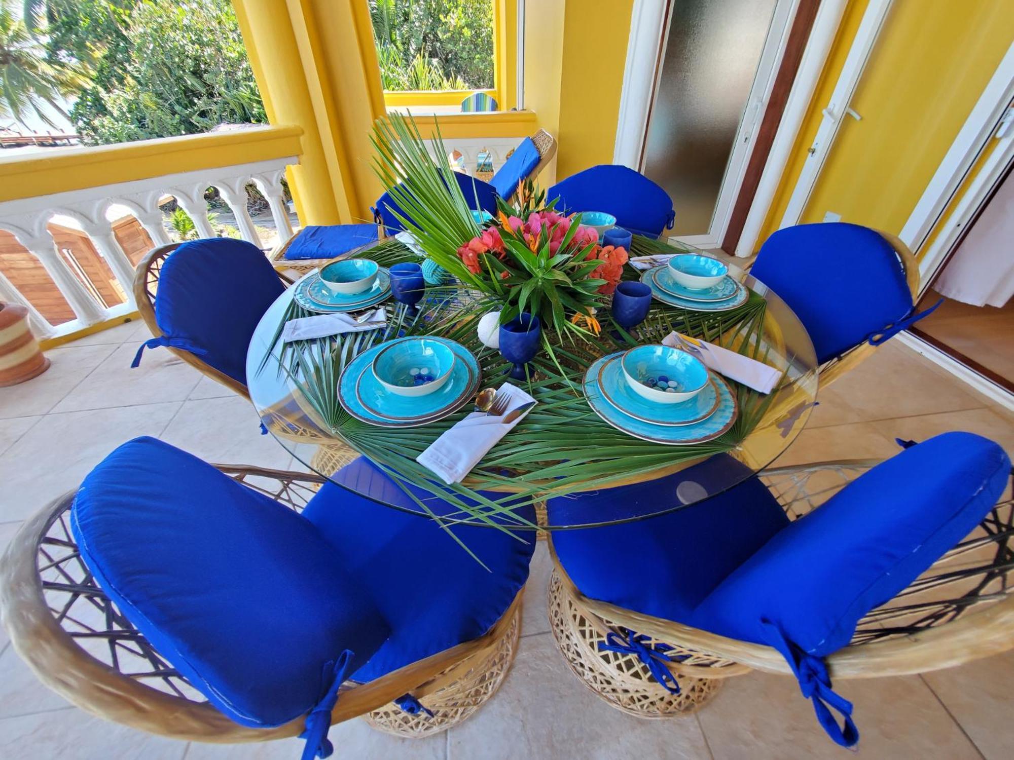Blue Parrot Beach House And Villas Hopkins Eksteriør bilde