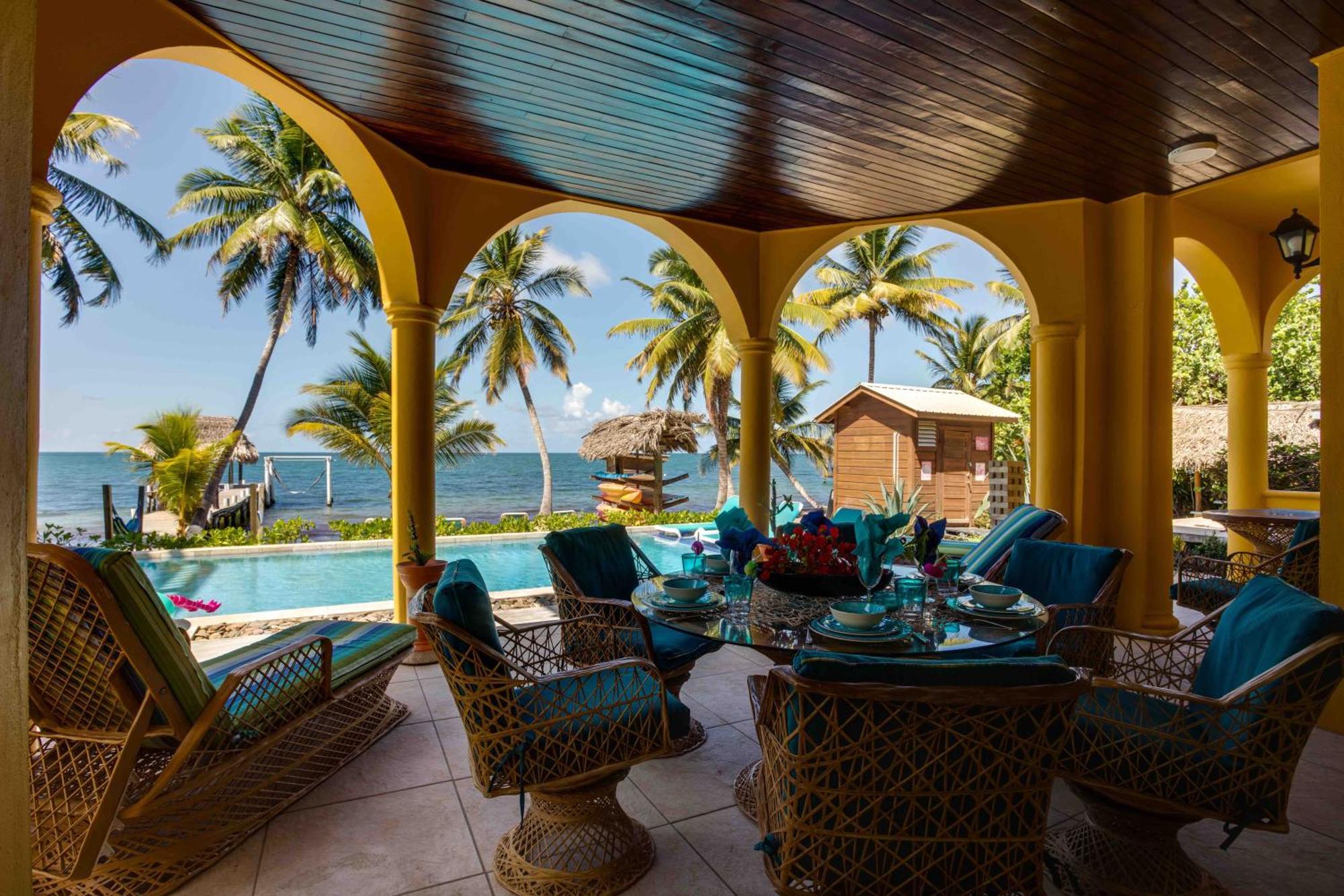 Blue Parrot Beach House And Villas Hopkins Eksteriør bilde